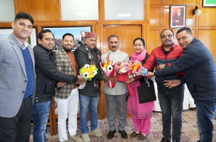 Delegation of Computer Teachers call on CM