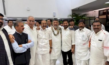 CM congratulates V.D. Satheesan on becoming Chief Minister of Keralam