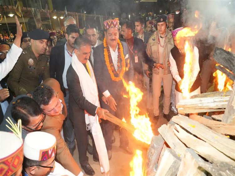 CM attends last cultural night of International Kullu Dussehra 2024