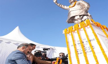 CM pays floral tribute to former PM Atal Bihari Vajpayee