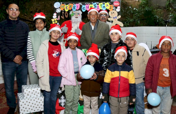 Shoolini University celebrates Christmas with enthusiasm