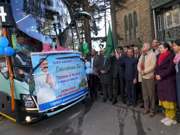 Chief Minister flags-off ‘Children of the State Tour’ under Mukhyamantri Sukh-Aashray Yojana